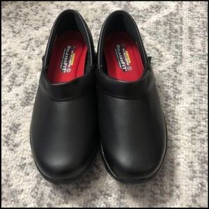 Skechers for Work Women's Relaxed Fit Slip Resistant Work Shoe Size 7.5